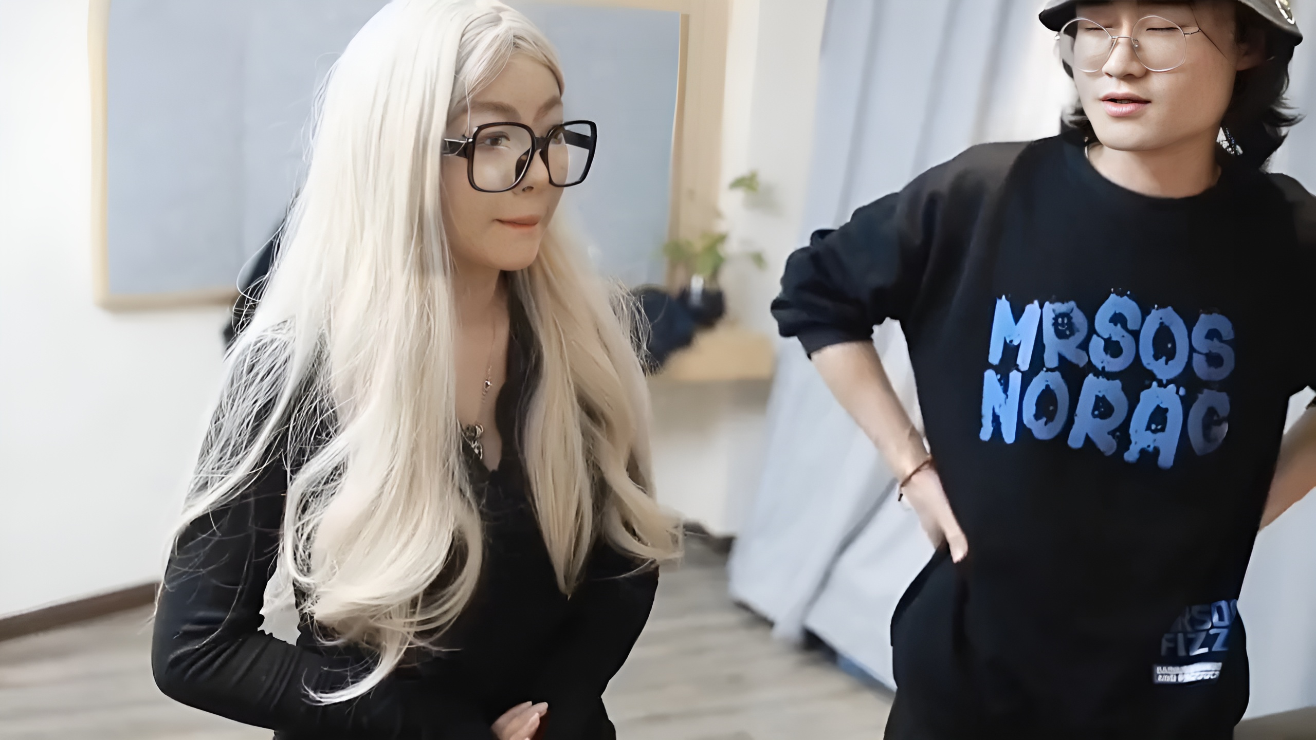 LLS-106 Fucking a girl with glasses acting in a movie for the first time