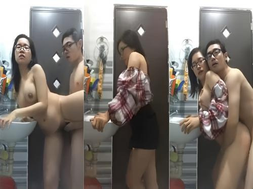 Fick mit einem TDTU-Studenten im Badezimmer Fick mit einem TDTU-Studenten im Badezimmer
